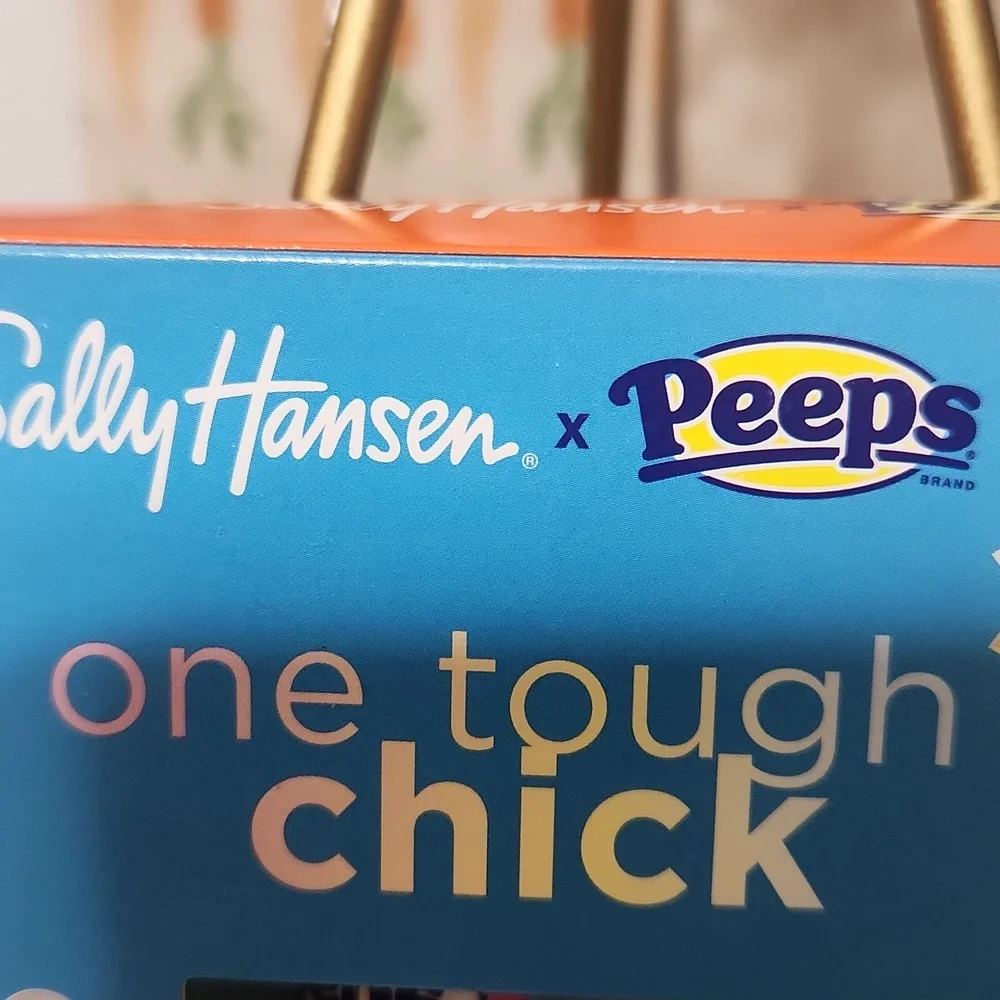 SALLY HANSEN × PEEPS ONE TOUGH CHICK